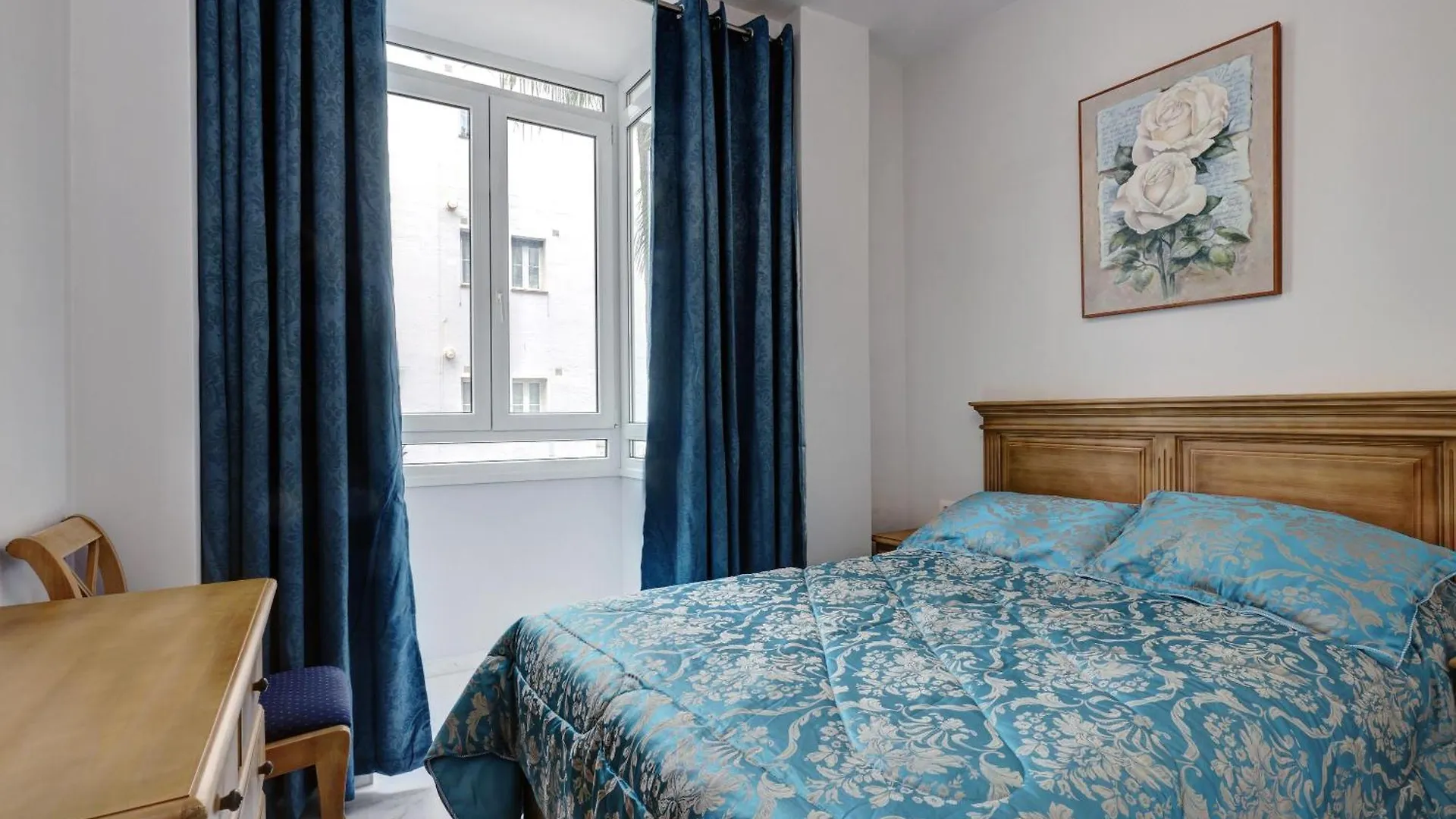 A Beautiful Apartment In Marbella contacts